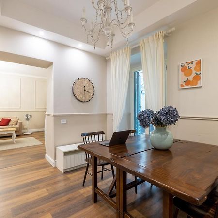 Charming Apartment With Patio A Few Steps From Colosseum Exterior photo