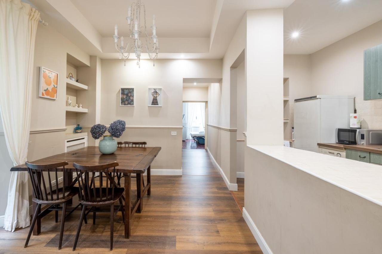 Charming Apartment With Patio A Few Steps From Colosseum Exterior photo