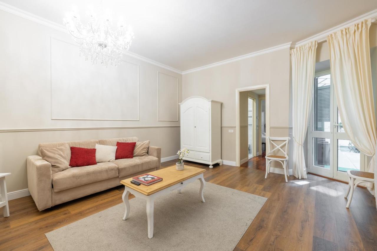 Charming Apartment With Patio A Few Steps From Colosseum Exterior photo