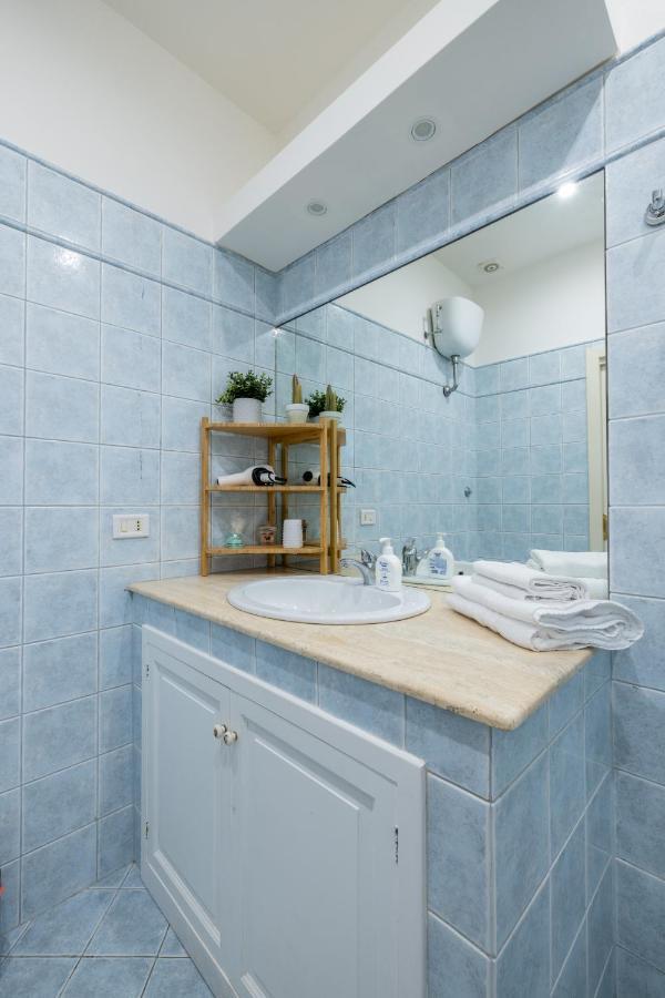 Charming Apartment With Patio A Few Steps From Colosseum Exterior photo